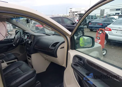 2015 Chrysler Town & Country Touring from USA, damaged, VIN 2C4RC1BG4FR600856